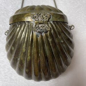 Vintage Art Deco Circa 1920’S Brass Shell Purse Purple Velvet Lining Chain strap